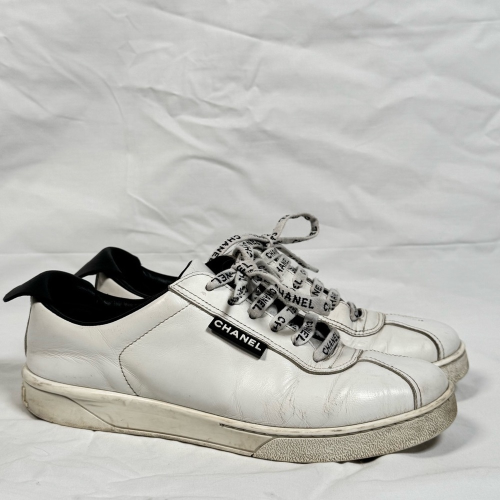 CHANEL Sneakers
